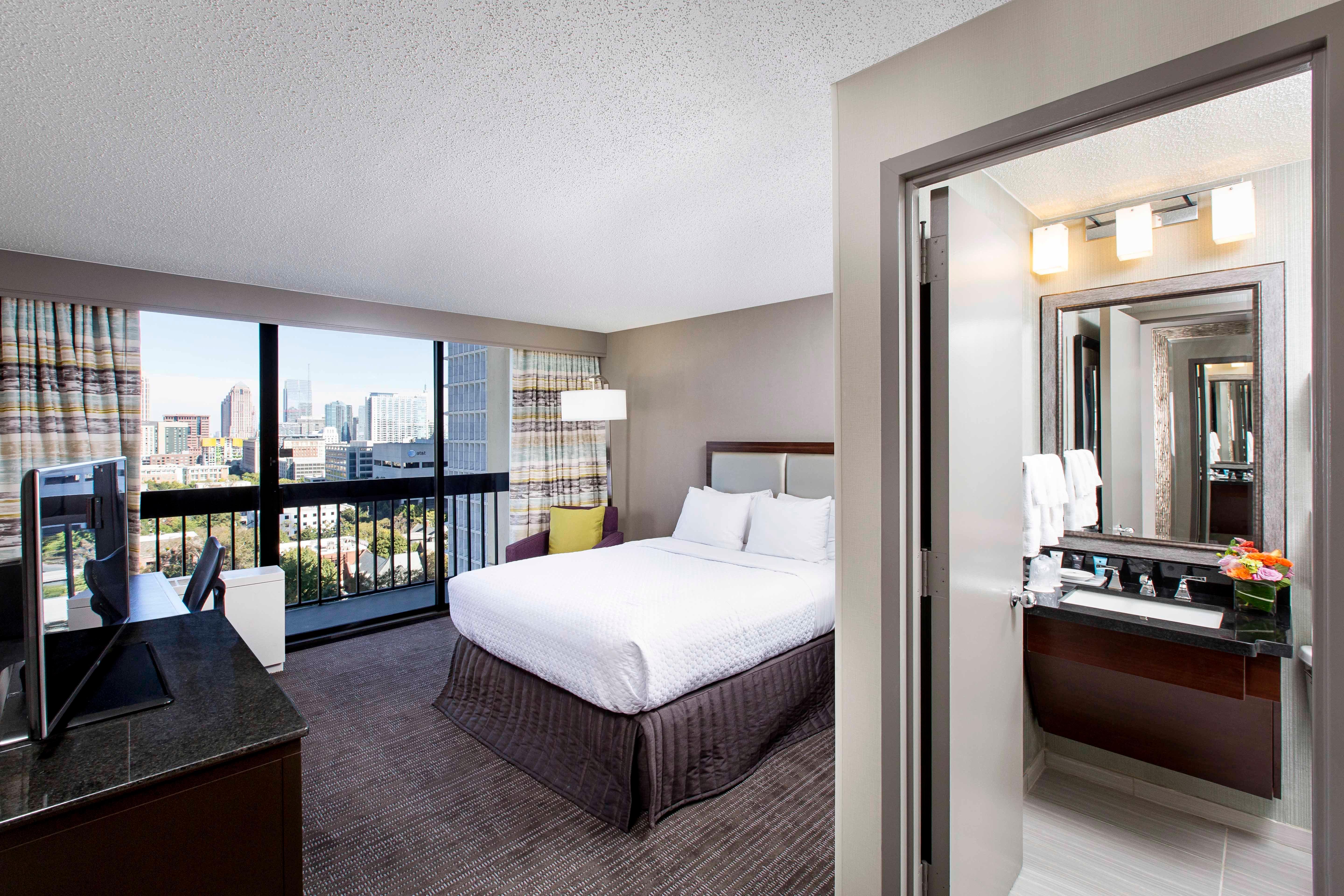 Crowne Plaza Atlanta - Midtown By Ihg Hotel Екстериор снимка